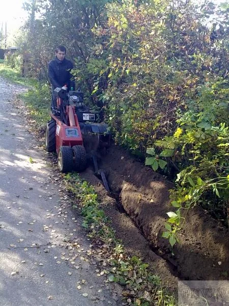 Земляные работы - Ditch Witch 1820