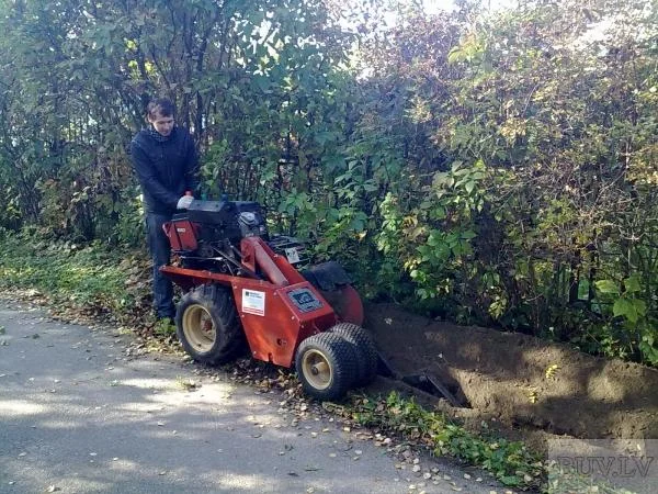 Земляные работы - Ditch Witch 1820
