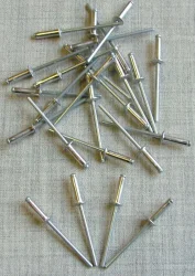 Kniedes